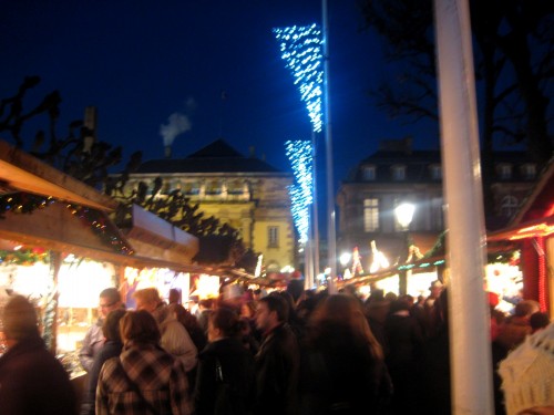 Marché de Noel de Strasbourg pendant la nuit